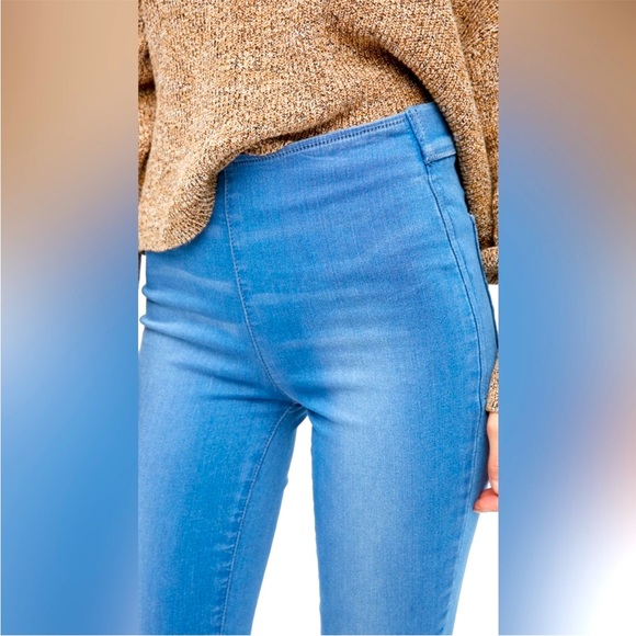 NWT Free People Easy Goes It Denim Leggings ๐ - Picture 2 of 4